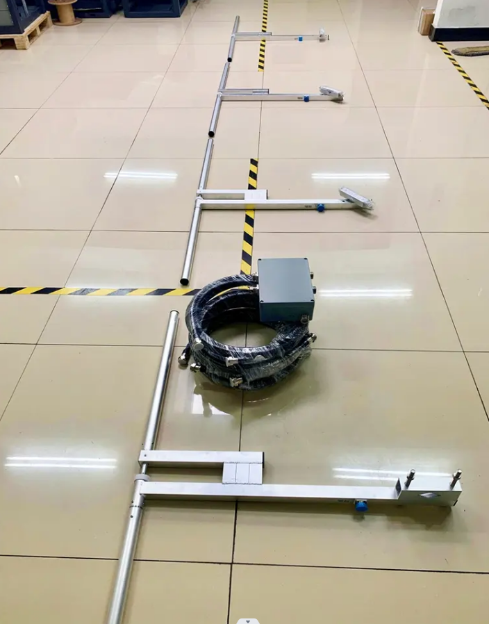 3.5KW FM Transmitter + 4-Bay Antenna + 30 Meters Cable with Connectors 3 sets of Equipments for Radio Station