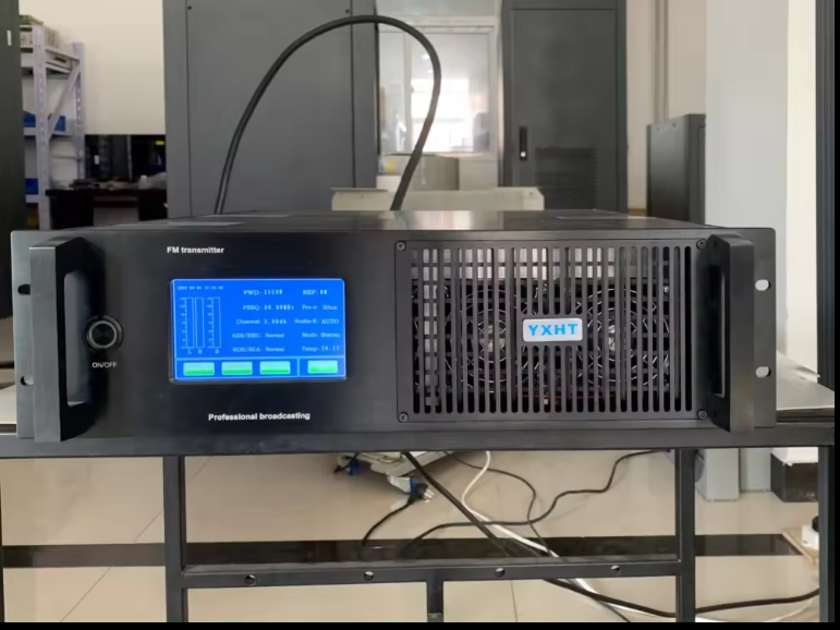 2.5KW FM Transmitter YXHT-2 for Radio Station Free shipping 6 year warranty